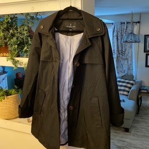 London fog black rain jacket with detachable hood size XL 34 inches long